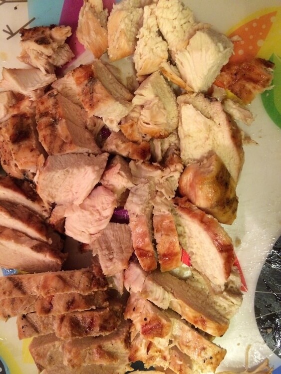 Paleo sliced chicken salads supply great energy for reality show shoots