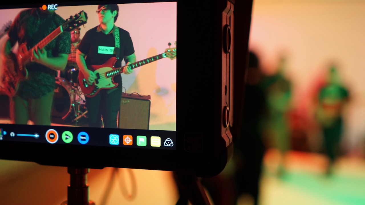 Behind the scenes of Warning Signs by The Hearsay
