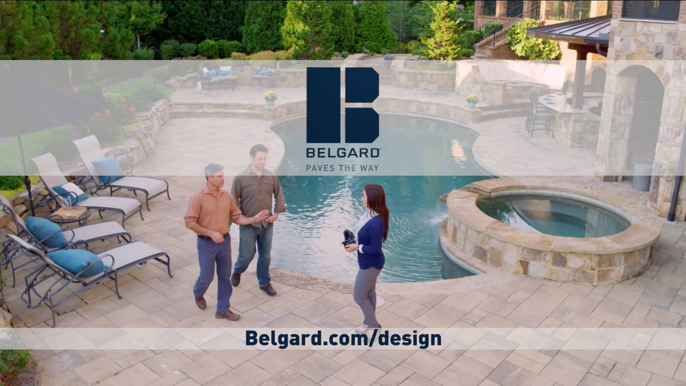 A finished hardscape patio designed with Belgard Design Studio