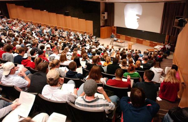 Biology-102-lecture-hall